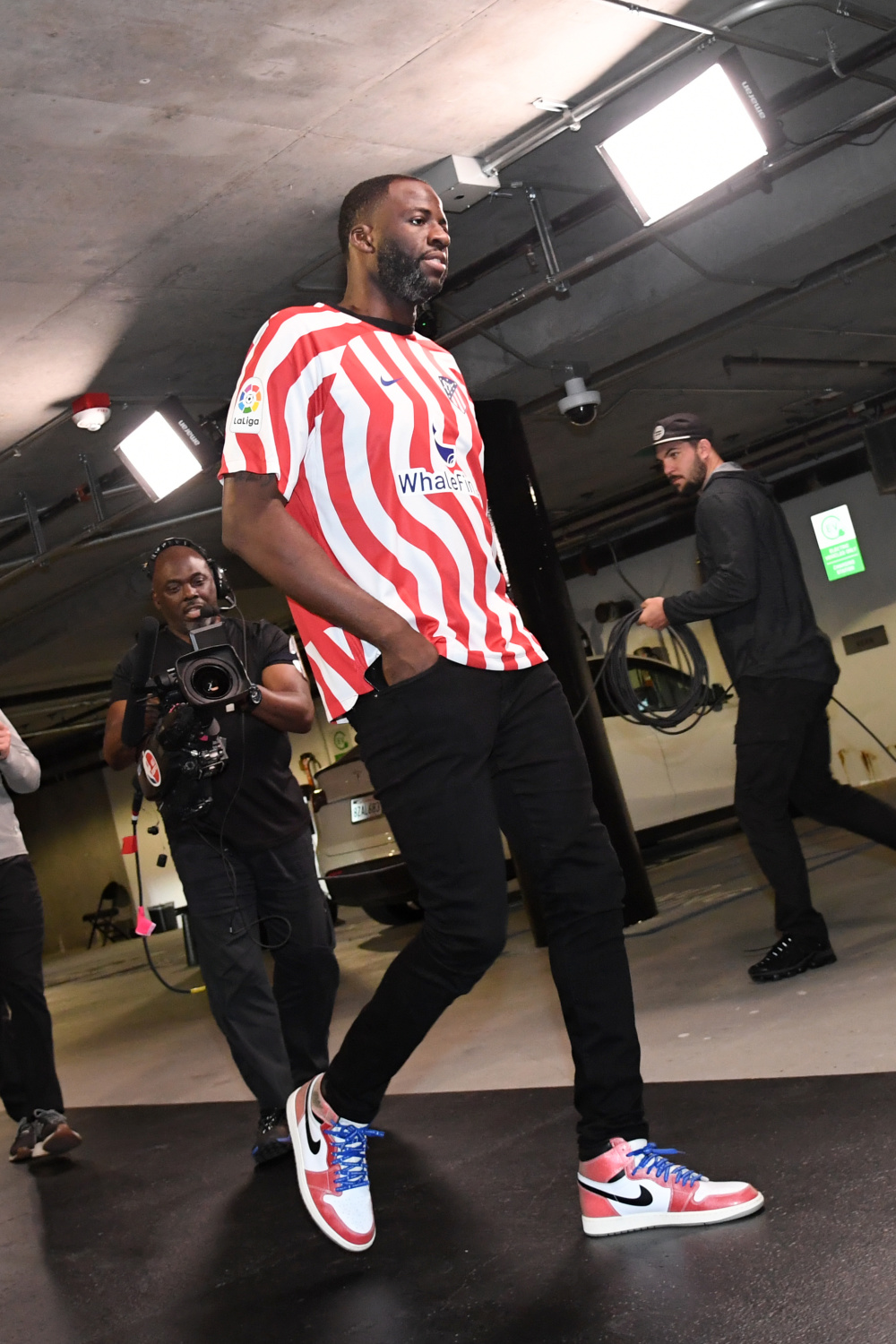 九游体育平台-这也行？库里在巴塞罗那比赛中伤愈复出集结日费城76人备战葡超，山东泰山围绕德甲复出首秀 